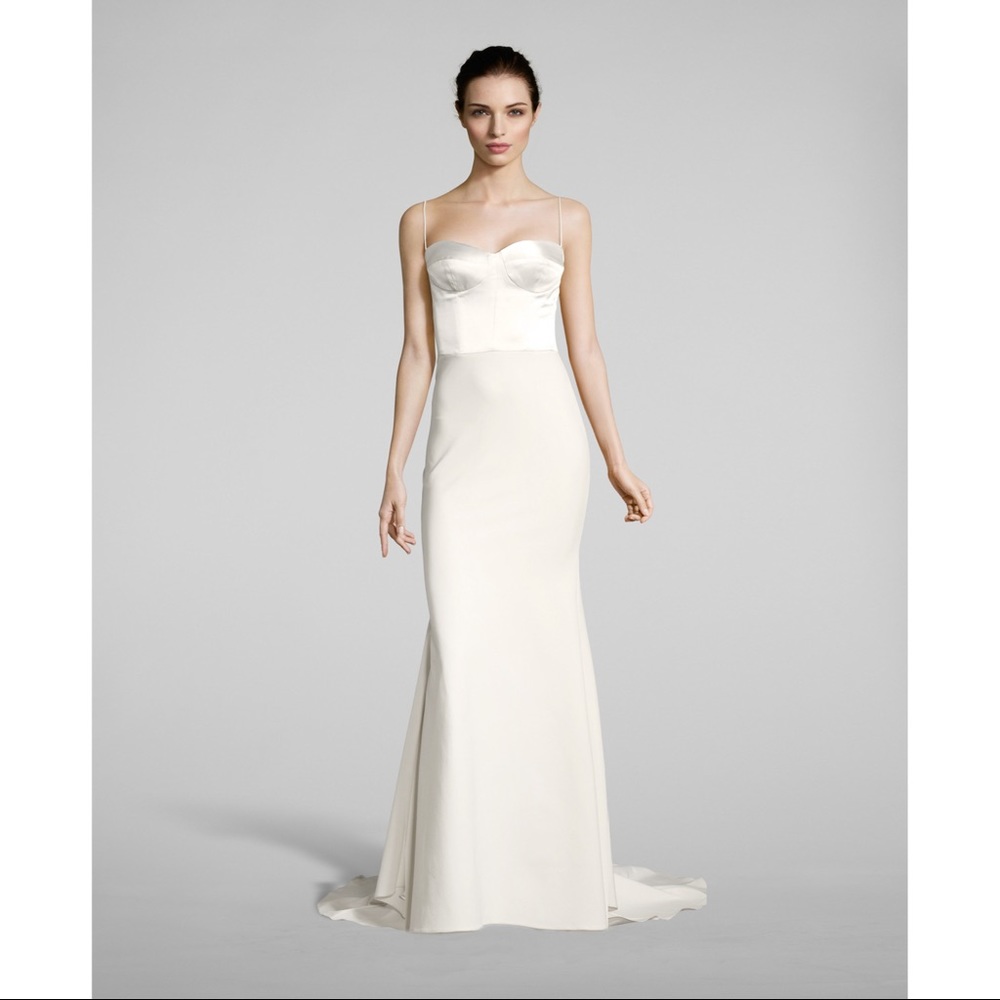 Louvienne Tavi Gown